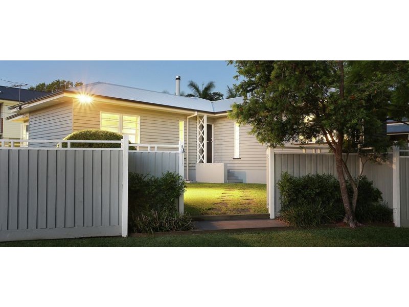 1 Merlin Street, Tennyson QLD 4105