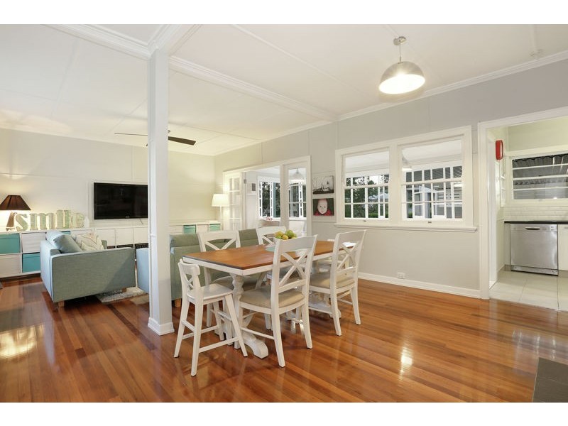 1 Merlin Street, Tennyson QLD 4105