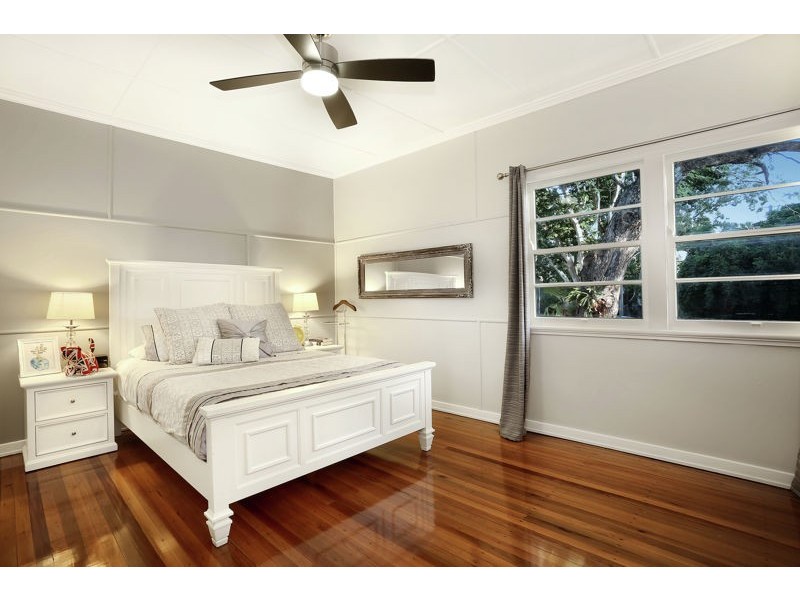 1 Merlin Street, Tennyson QLD 4105