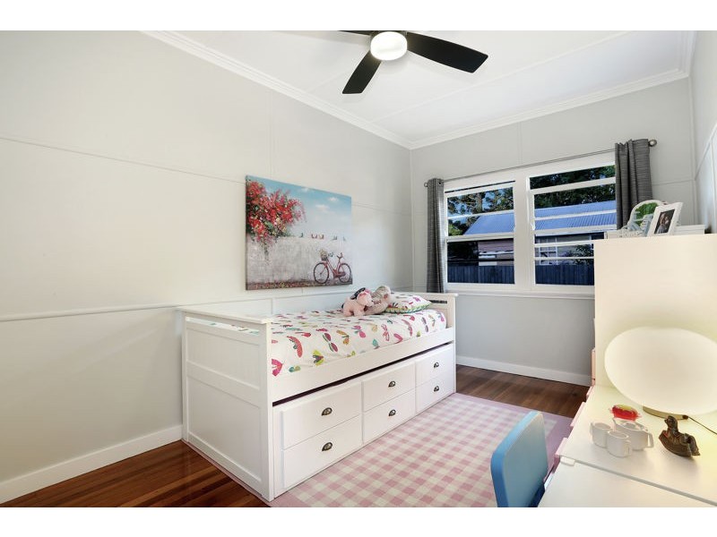 1 Merlin Street, Tennyson QLD 4105