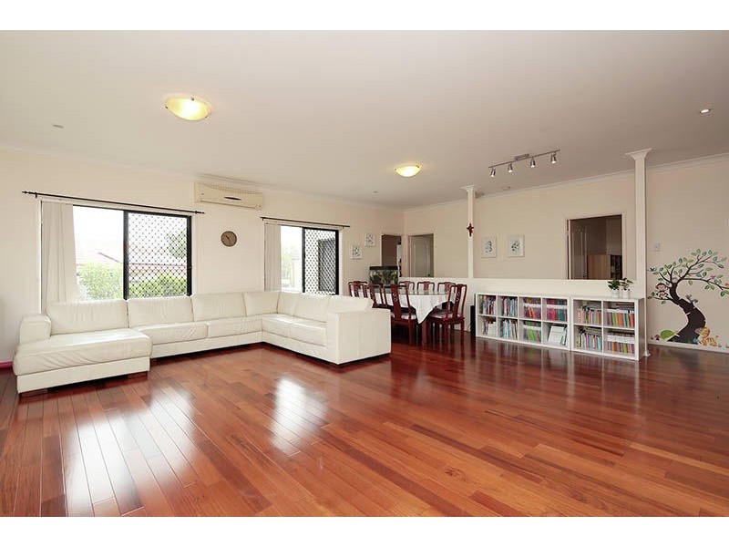52 Reardon st, Calamvale QLD 4116