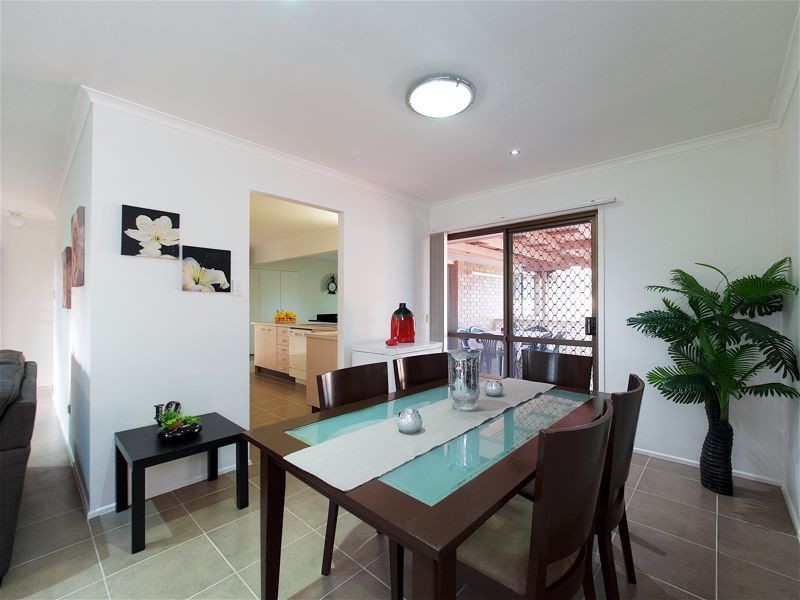 19 Williams Way, Calamvale QLD 4116