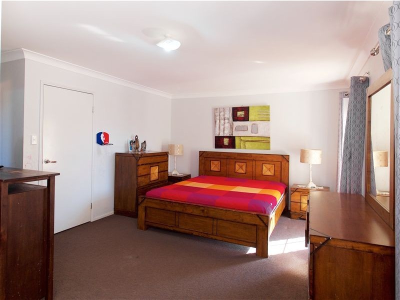 15 Lambert Dr, Calamvale QLD 4116