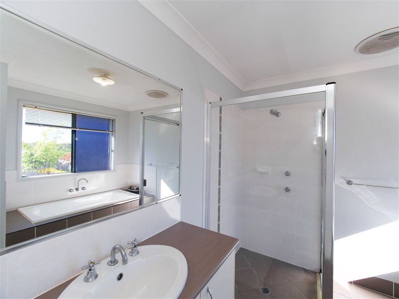 15 Lambert Dr, Calamvale QLD 4116