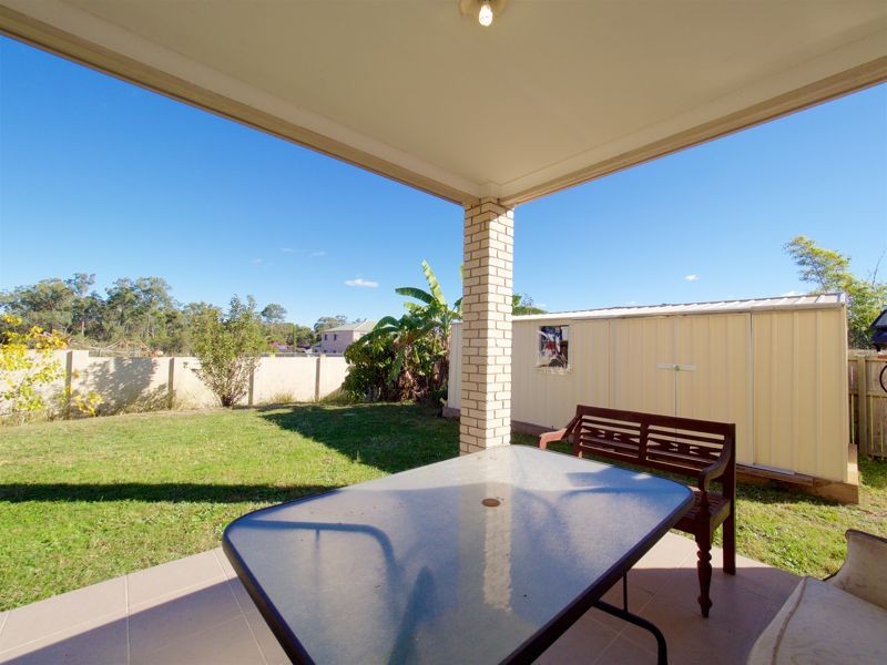 15 Lambert Dr, Calamvale QLD 4116