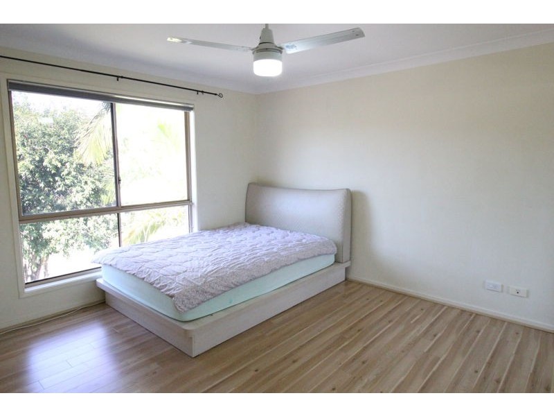 2 Mead Pl, Calamvale QLD 4116