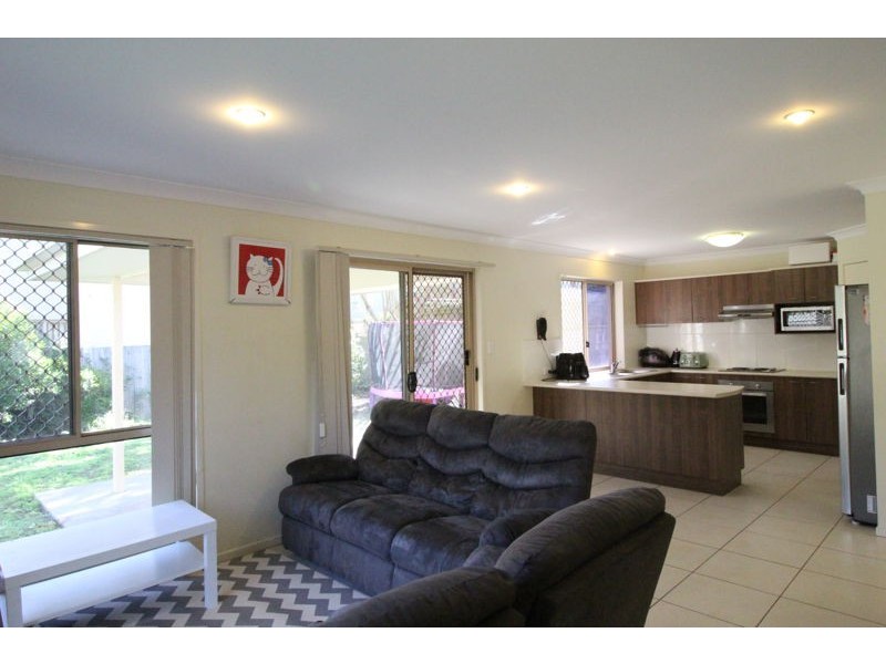 2 Mead Pl, Calamvale QLD 4116