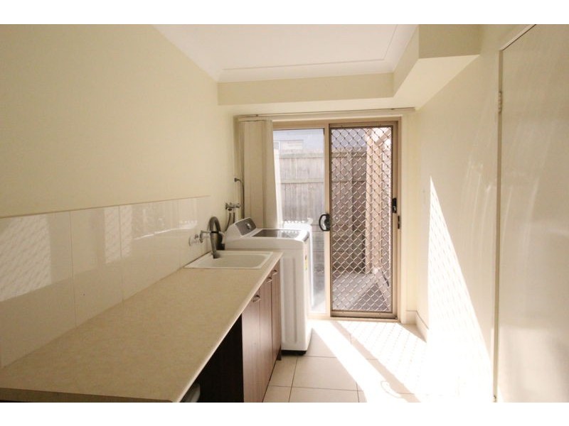 2 Mead Pl, Calamvale QLD 4116