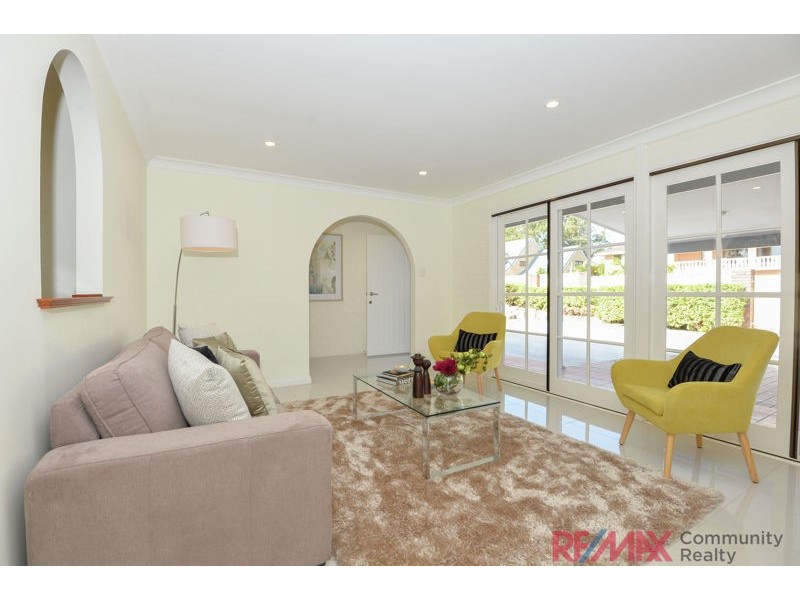 19 Orpheus St, Robertson QLD 4109