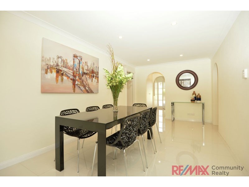 19 Orpheus St, Robertson QLD 4109