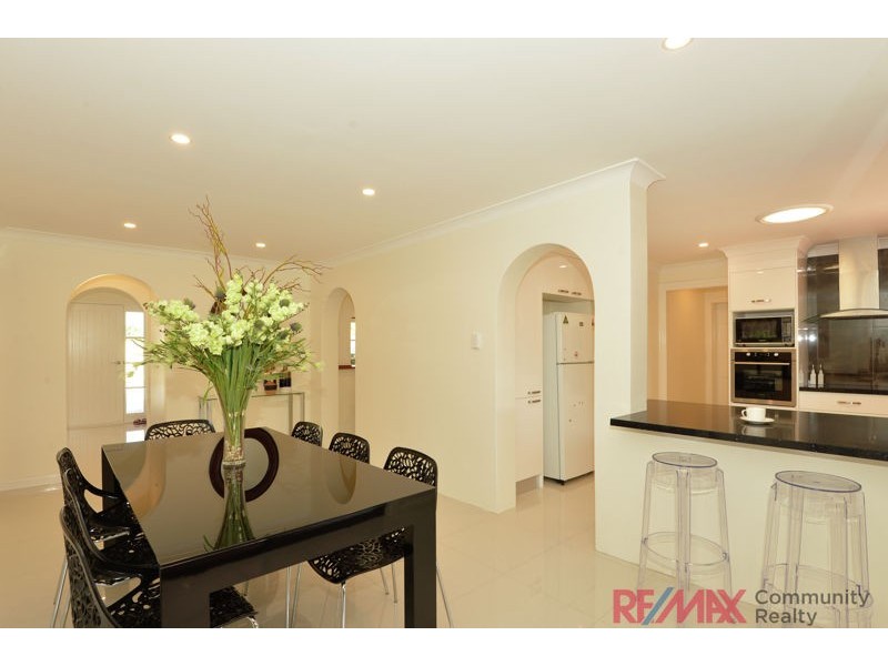 19 Orpheus St, Robertson QLD 4109