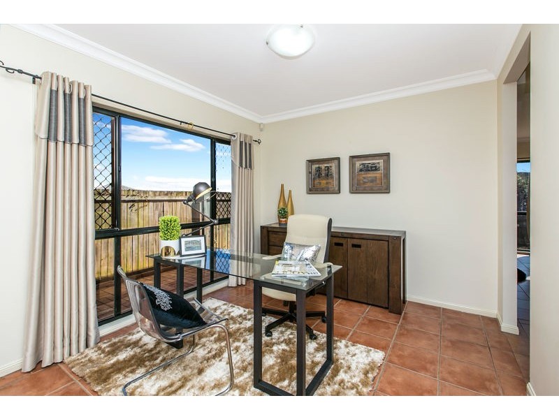 1 Crown Pl, Carindale QLD 4152