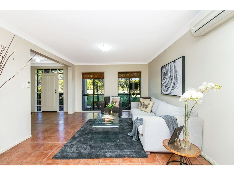 1 Crown Pl, Carindale QLD 4152