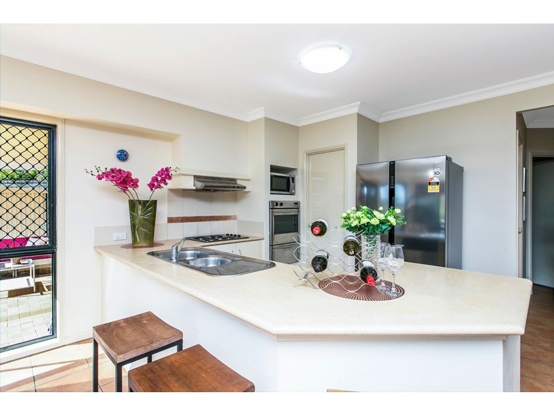 1 Crown Pl, Carindale QLD 4152