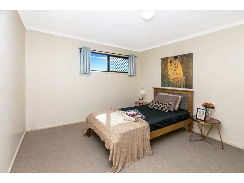 1 Crown Pl, Carindale QLD 4152