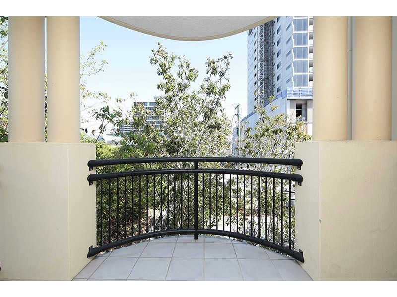 4/10 Lissner Street, Toowong QLD 4066