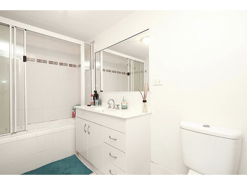 4/10 Lissner Street, Toowong QLD 4066