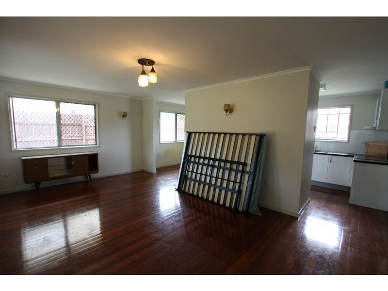 Room/21 Longridge Street, Macgregor QLD 4109