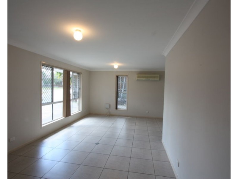 2 Riley Street, Calamvale QLD 4116