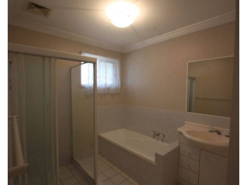 2 Riley Street, Calamvale QLD 4116