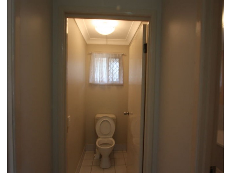 2 Riley Street, Calamvale QLD 4116