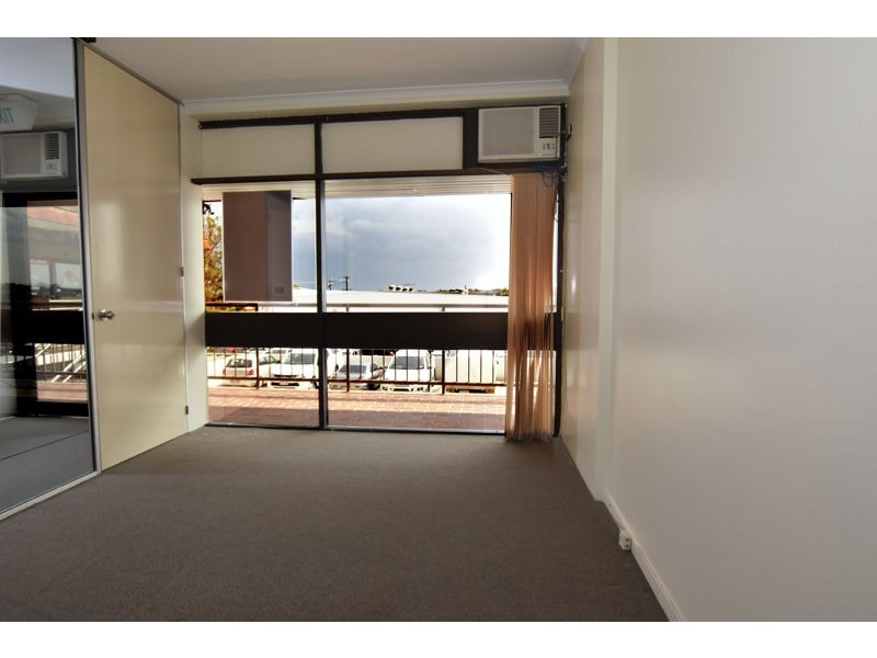 17-18 / 8 Dennis Road, Springwood QLD 4127