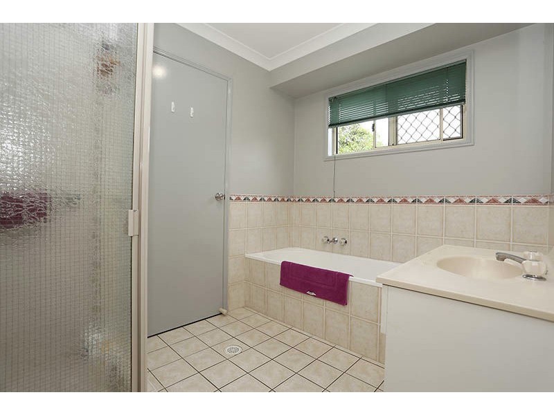 8 Glenview court, Underwood QLD 4119