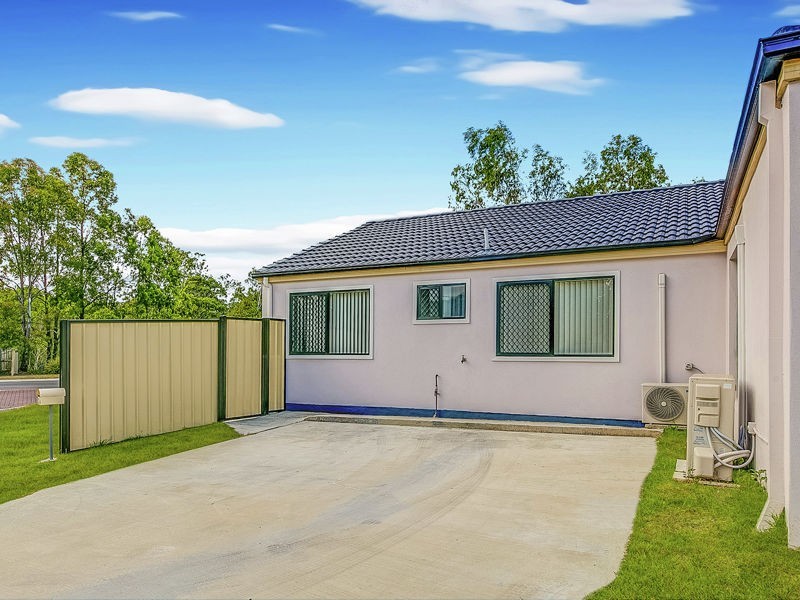 2 Starshine Street, Meadowbrook QLD 4131