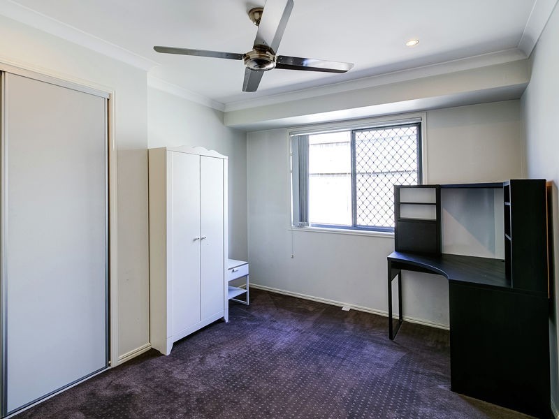 10 Wavecrest Place, Calamvale QLD 4116
