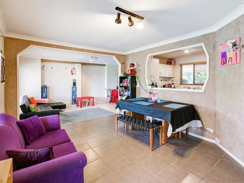 9 Tannadice Court, Regents Park QLD 4118