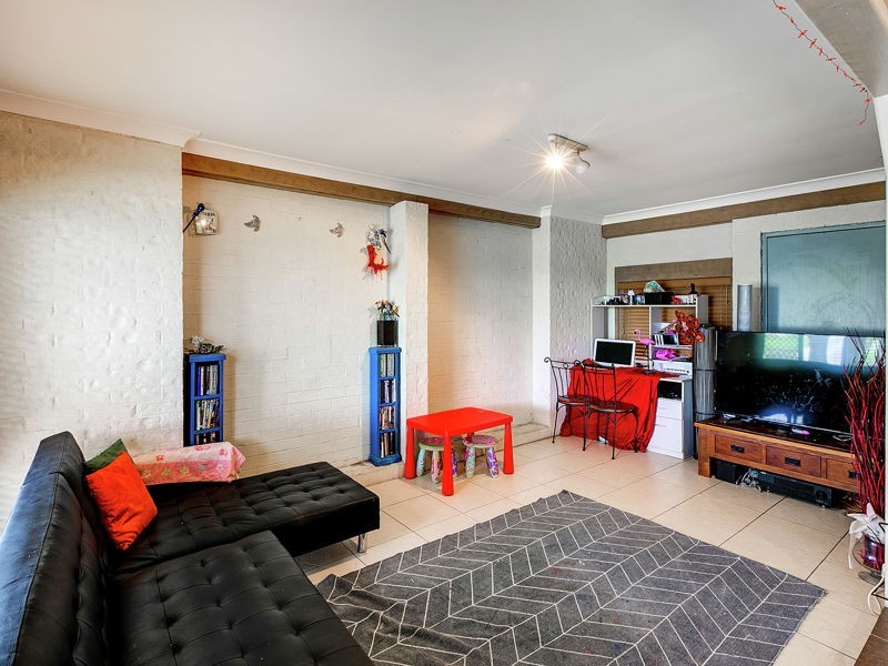 9 Tannadice Court, Regents Park QLD 4118