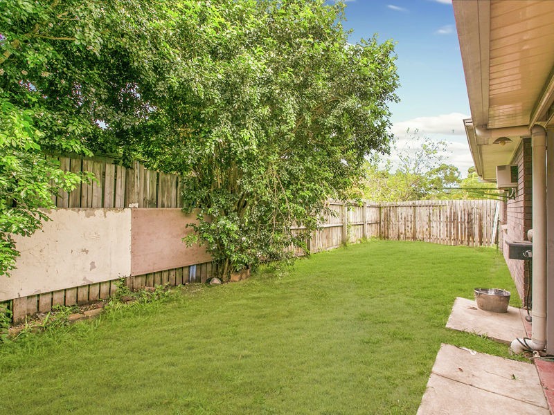 9 Tannadice Court, Regents Park QLD 4118