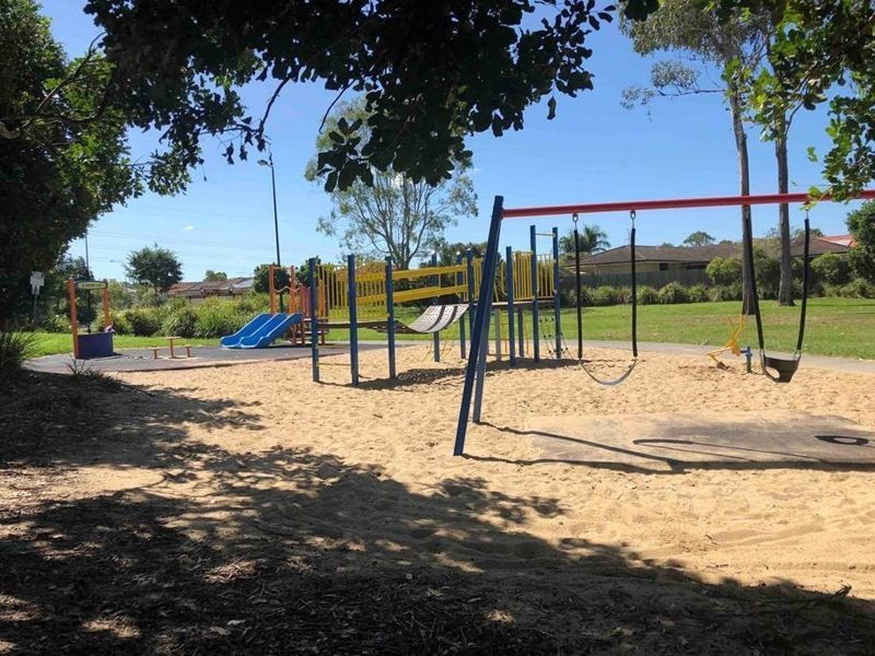 2 Starshine Street, Meadowbrook QLD 4131