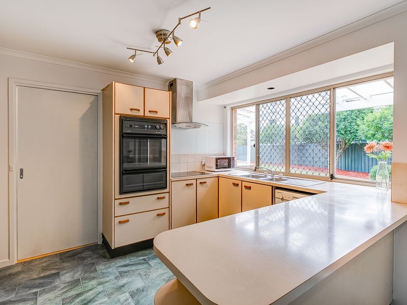 28 Pinewood Court, Algester QLD 4115