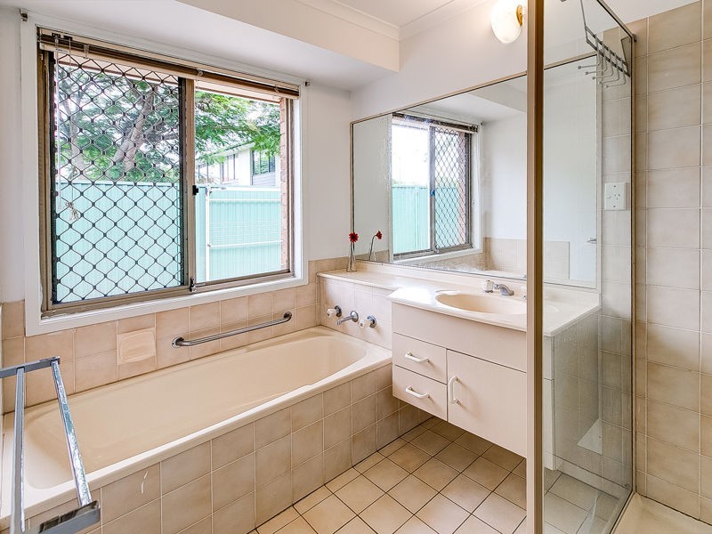 28 Pinewood Court, Algester QLD 4115