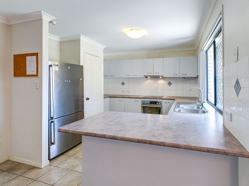 10 Wavecrest Place, Calamvale QLD 4116