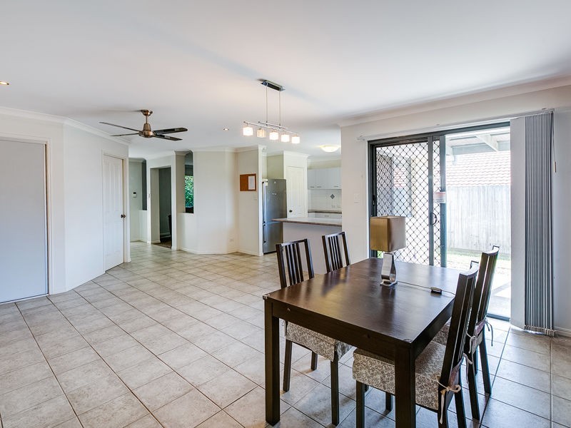 10 Wavecrest Place, Calamvale QLD 4116
