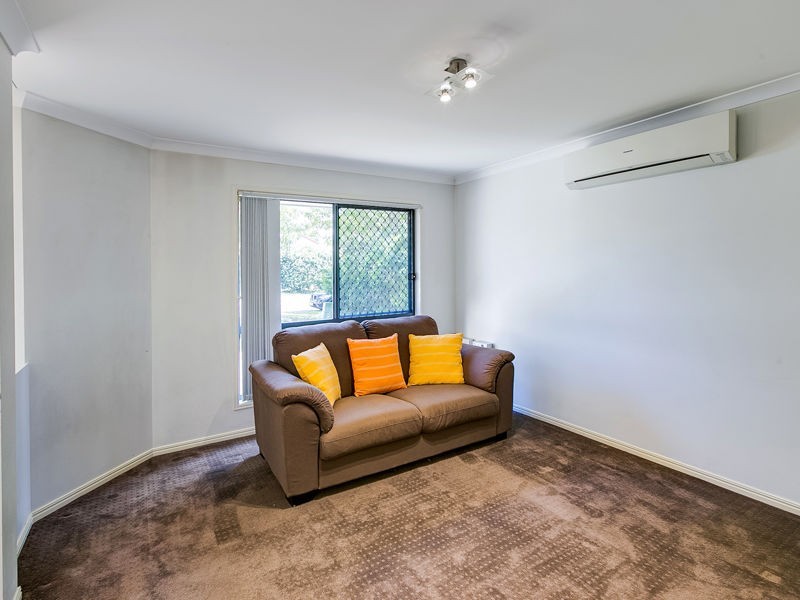 10 Wavecrest Place, Calamvale QLD 4116