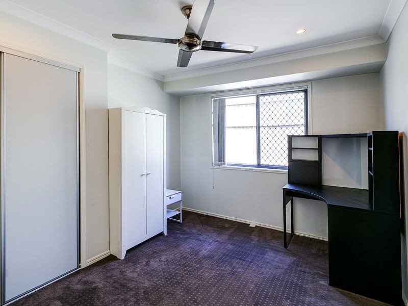 10 Wavecrest Place, Calamvale QLD 4116