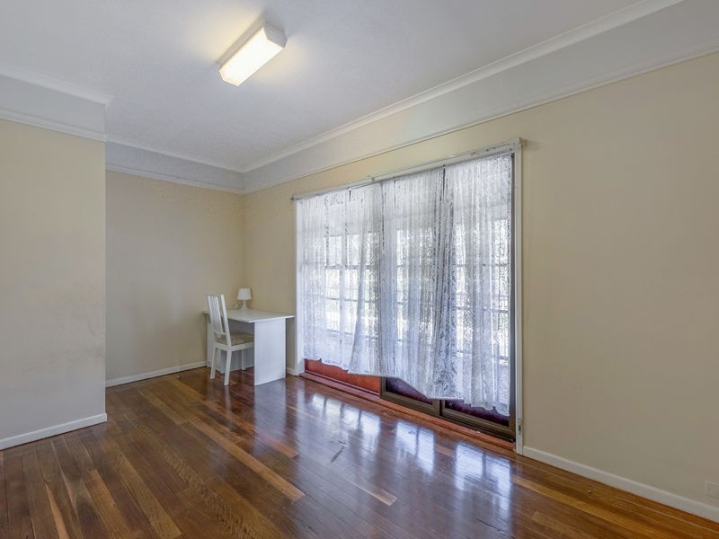 19 Henderson Street, Redbank QLD 4301