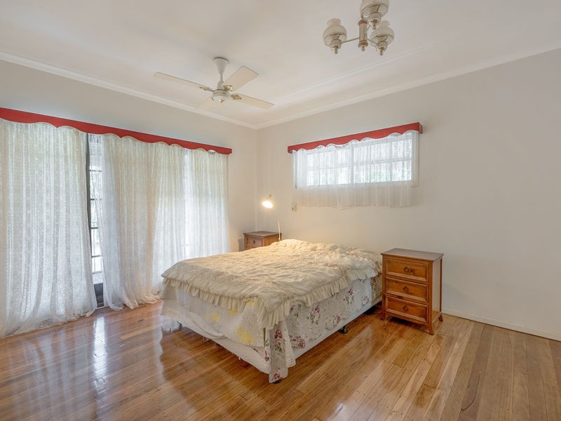 19 Henderson Street, Redbank QLD 4301