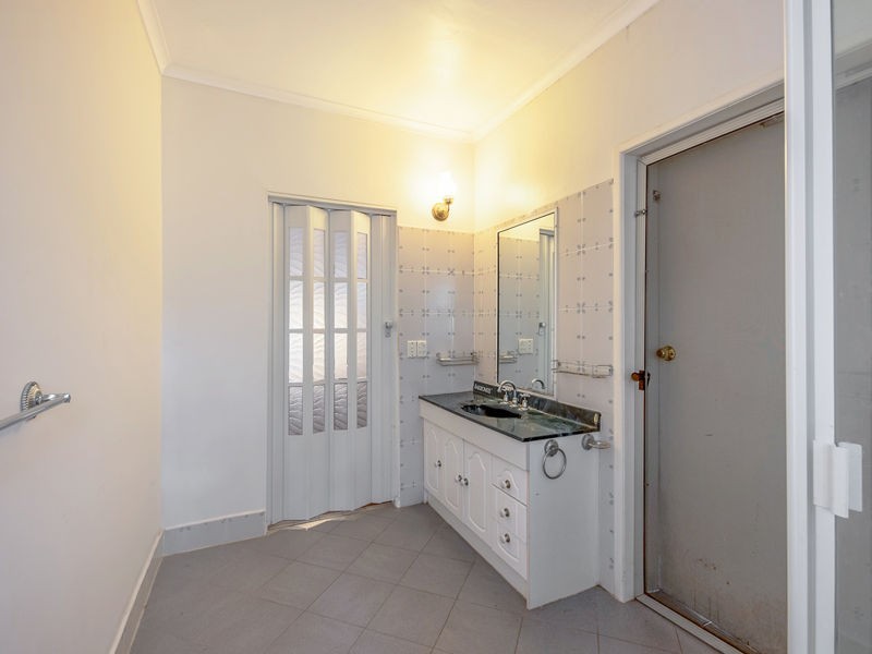 19 Henderson Street, Redbank QLD 4301