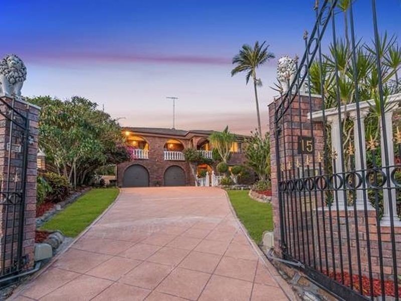 15 Carnoustie Street, Macgregor QLD 4109