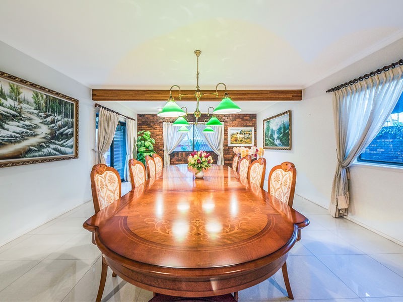 15 Carnoustie Street, Macgregor QLD 4109