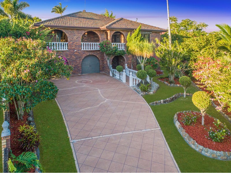 15 Carnoustie Street, Macgregor QLD 4109