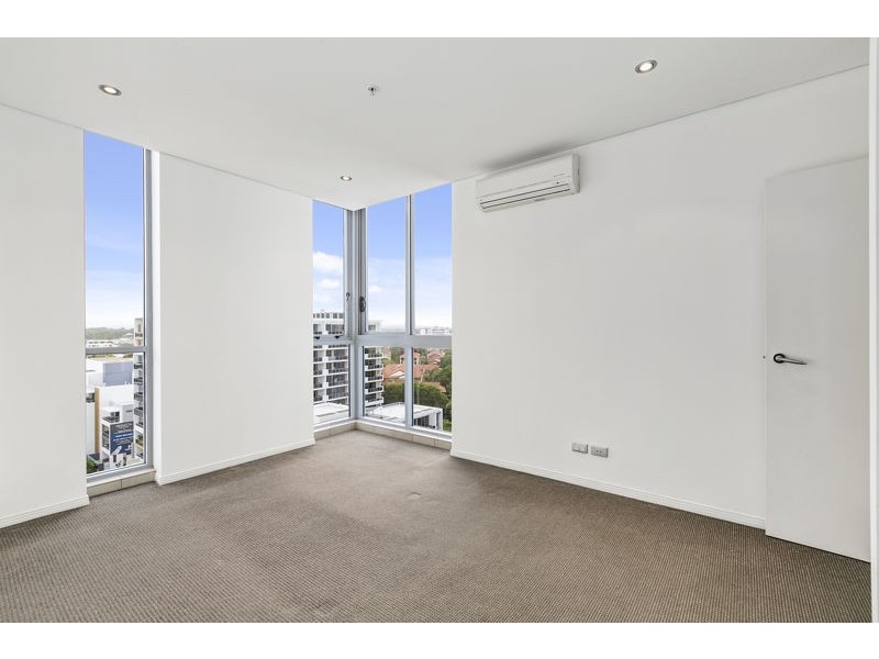 1302/4 Como Cresent, Southport QLD 4215