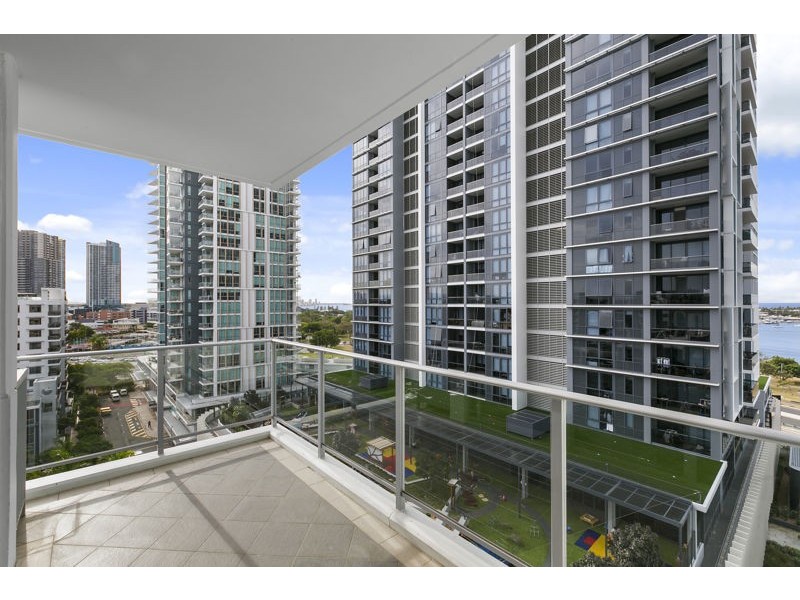 1302/4 Como Cresent, Southport QLD 4215