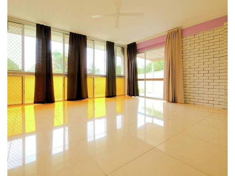 8 Tanby Street, Sunnybank Hills QLD 4109