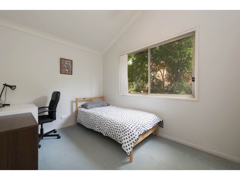 13 Madison Place, Carina QLD 4152