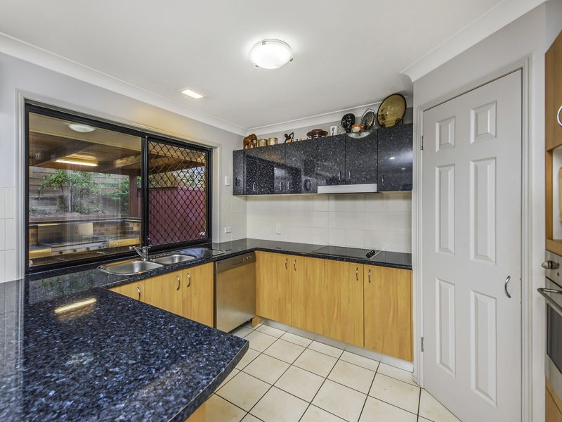 5 Raymond Road, Eight Mile Plains QLD 4113